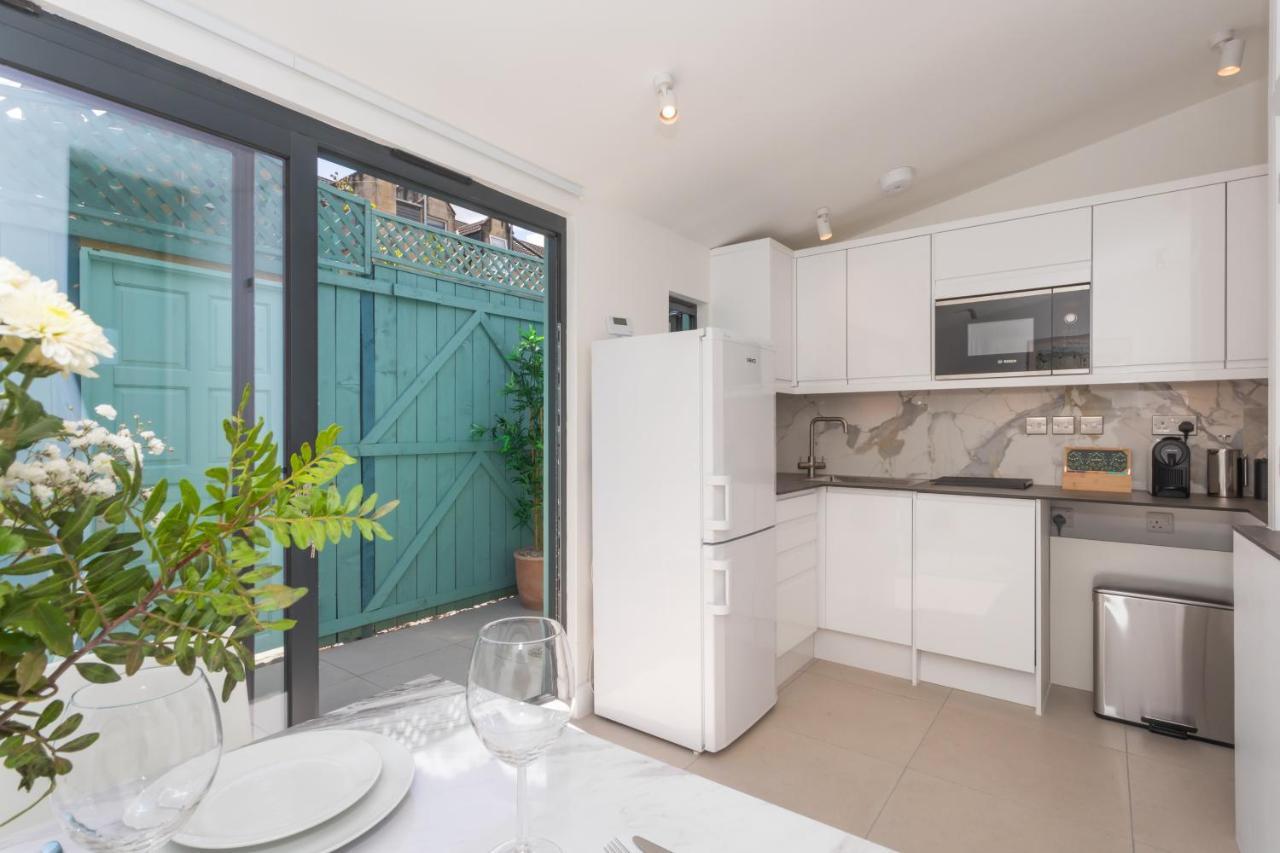 The Blue Door Apartamento Bath Exterior foto